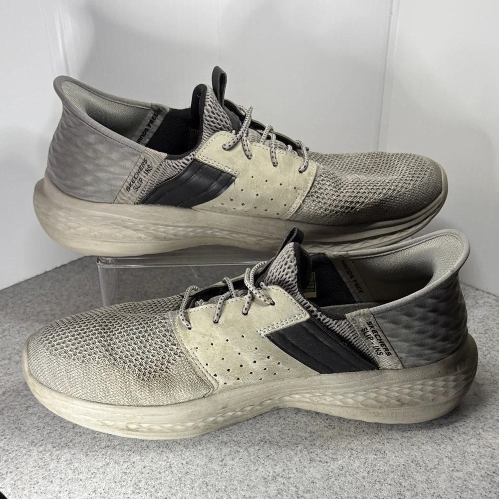 Sketchers slip-in Gray and Black Athletic Sneakers. Size 11. Fc5